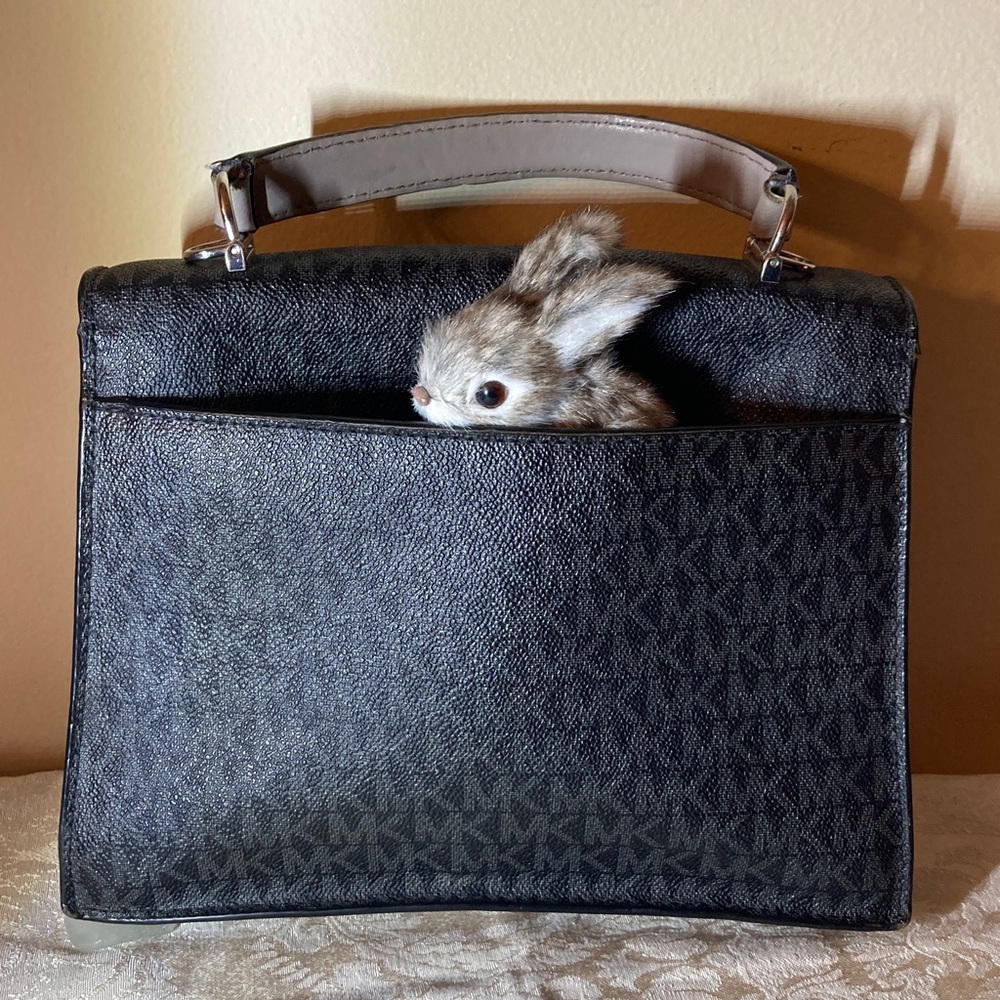 Michael Kors LUDLOW, blk & gray signature Satchel,Envelope style , very nice! - Picture 15 of 16